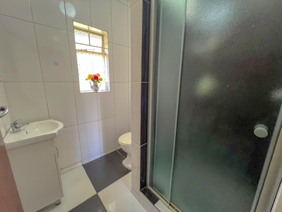 3 Bedroom Property for Sale in Roodia Free State